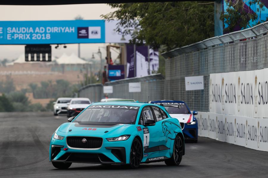  Jaguar I-Pace eTrophy VIP Car Jaguar 2018 года  (фото 24 из 27)